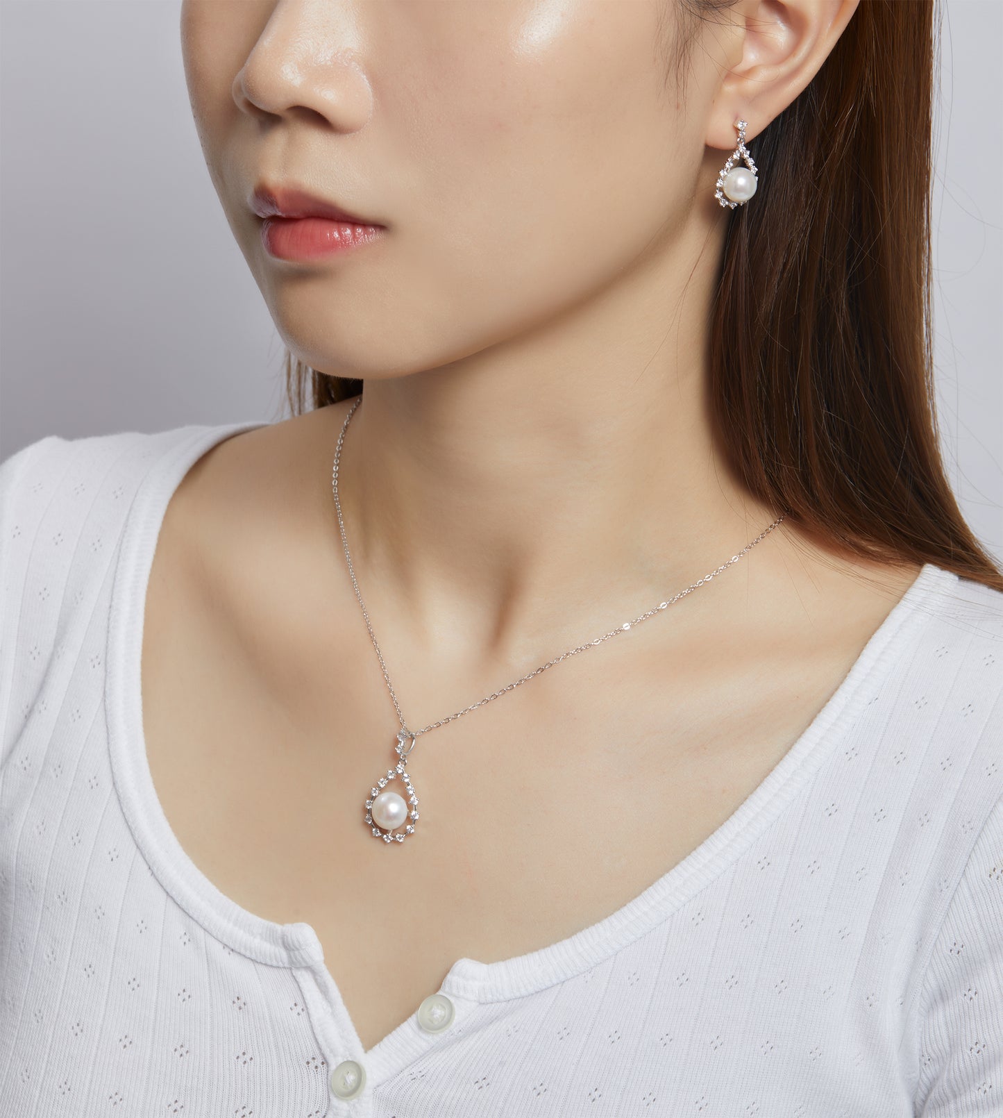 Teardrop Pearl Pendant Necklace